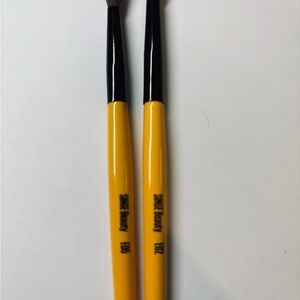 Singe Beauty Yellow Makeup Brushes